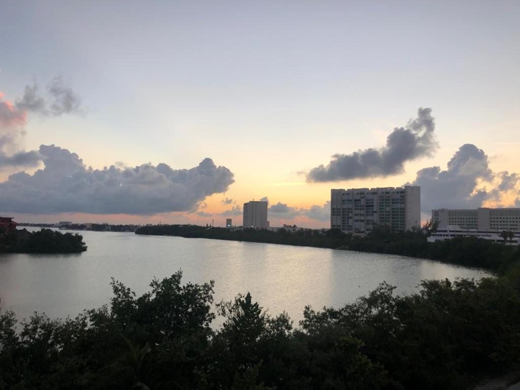777 Lenderman Hostal 777 Cancun Dış mekan fotoğraf